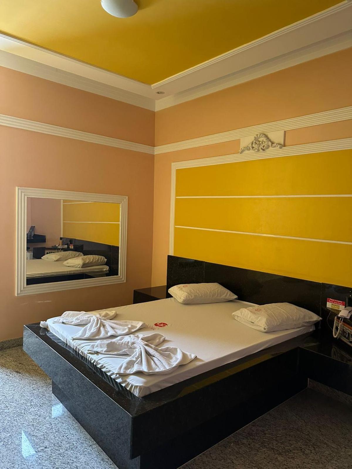 Up Stairs Motel Adults Only Betim Zewnętrze zdjęcie